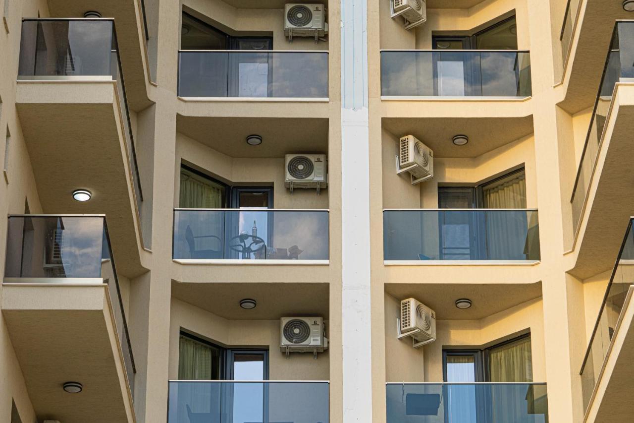 Apartament Le Bonheur Deux Solid Residence Butoaie 马马亚 外观 照片
