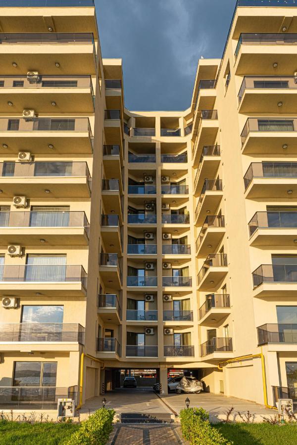 Apartament Le Bonheur Deux Solid Residence Butoaie 马马亚 外观 照片